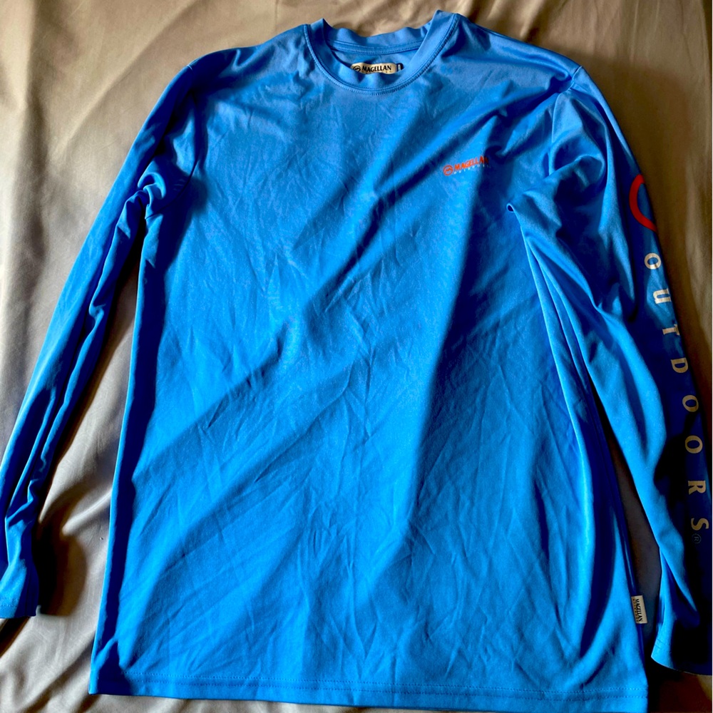 Magellan outdoor moisture wicking fish gear shirt size S